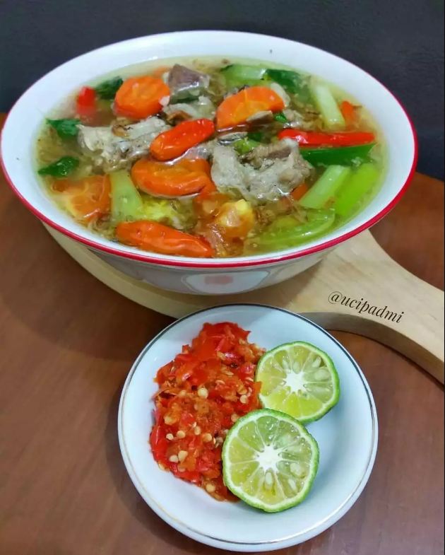 15 Resep sop daging kambing kuah bening, segar, sedap, dan nendang di lidah