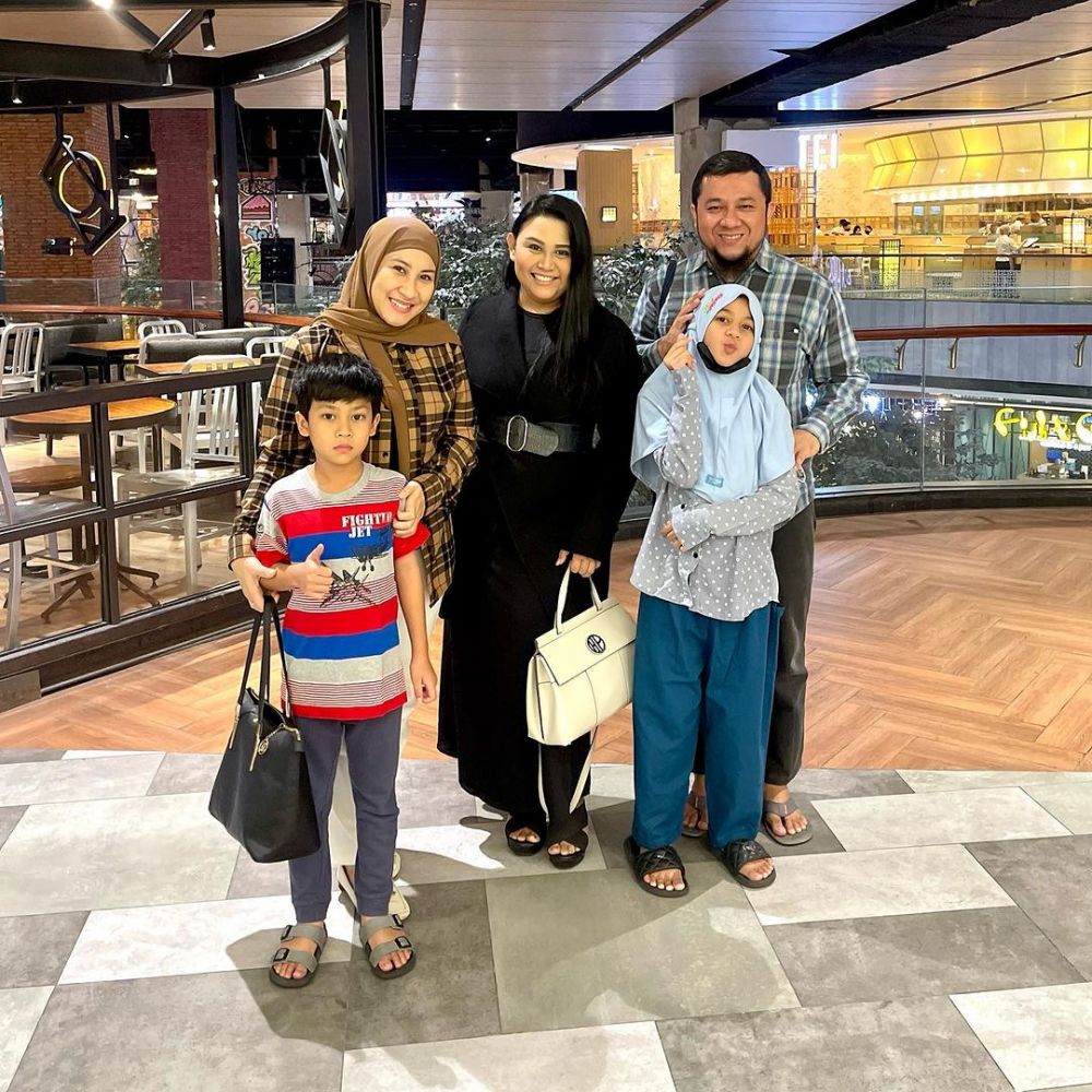 momen reuni tia dengan nia dan adit © instagram