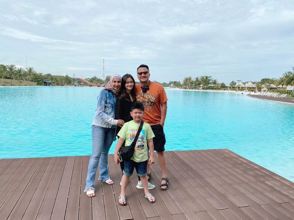 kedekatan deswita dengan anak sambung © berbagai sumber