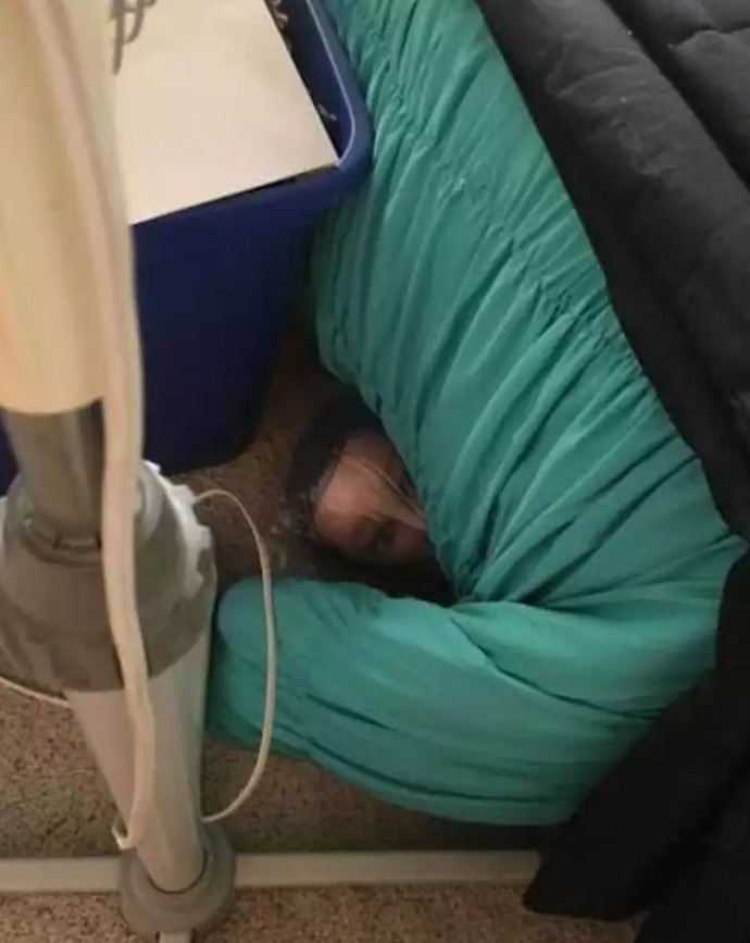 Teman kocak suka iseng Berbagai sumber