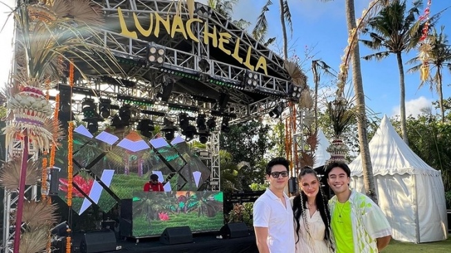 pesta ultah seleb ini bak konser musik © 2023 brilio.net pesta ultah seleb ini bak konser musik © 2023 brilio.net