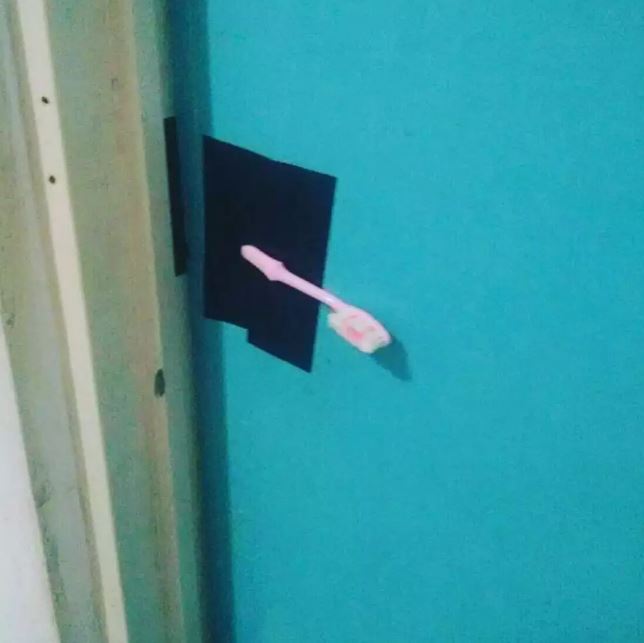 perbaiki perabot kamar mandi © berbagai sumber