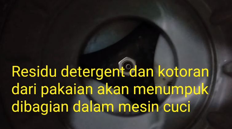 Tanpa perlu dibongkar, begini cara membersihkan lumut di mesin cuci pakai 2 bahan dapur