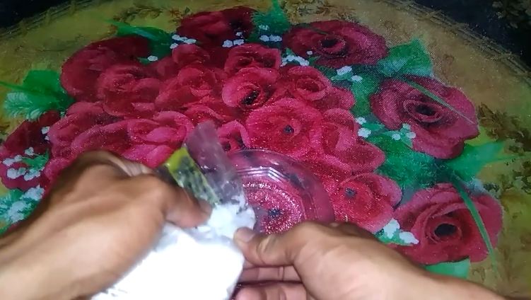 Bukan pakai jarum, begini cara ampuh mengeluarkan duri ikan di tangan cuma pakai 1 bahan dapur