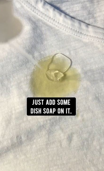 Cukup tambah 2 bahan dapur, begini cara menghilangkan noda minyak membandel di pakaian