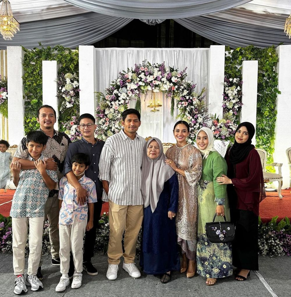 Potret kedekatan Ririn Ekawati dan ibu mertua © 2023 brilio.net