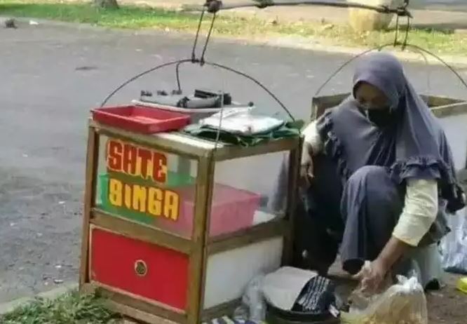 Potret kocak tulisan di gerobak pedagang Berbagai sumber