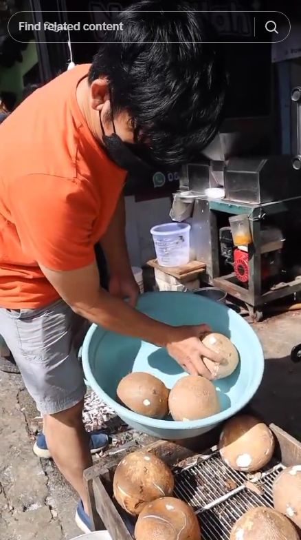 Tak banyak yang tahu, begini trik memarut kelapa supaya hasil santannya kental dan melimpah