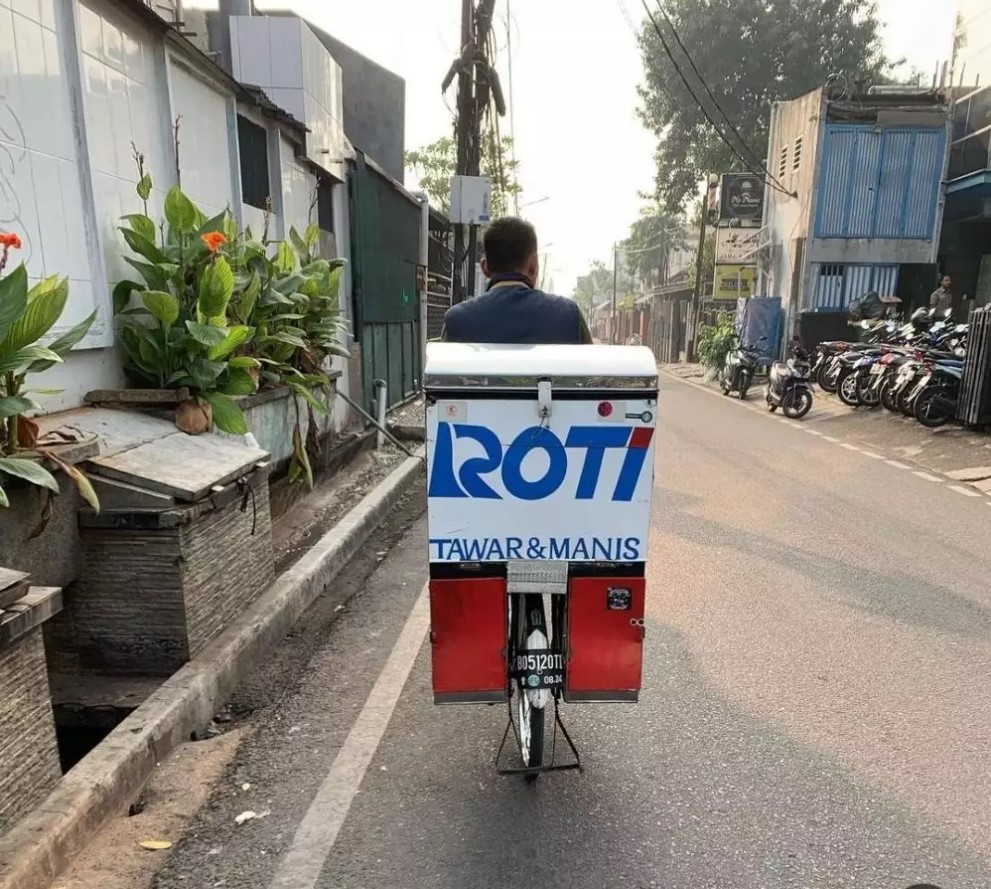 Pedagang keliling lulusan S3 marketing Berbagai sumber Pedagang keliling lulusan S3 marketing Berbagai sumber