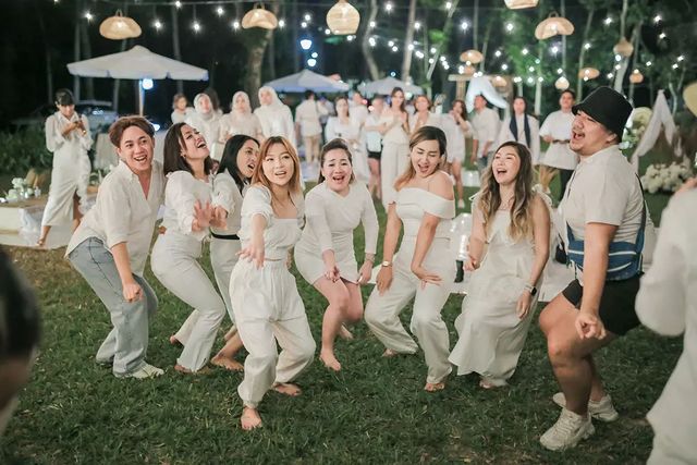 Angga Wijaya rayakan ulang tahun istri © Instagram