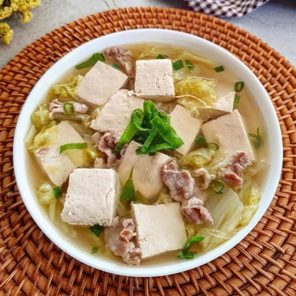 15 Resep sop tahu, sederhana, gurih, dan bikin nafsu makan bertambah