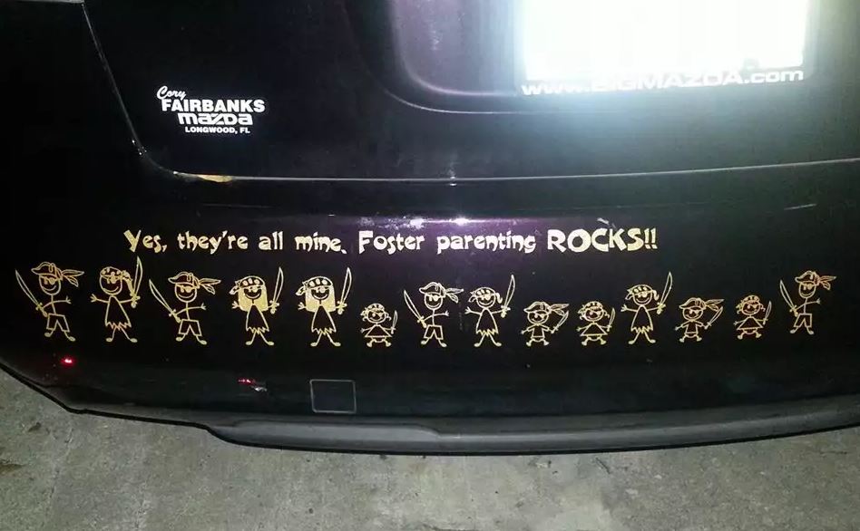 Potret kocak stiker happy family di kaca mobil Berbagai sumber Potret kocak stiker happy family di kaca mobil Berbagai sumber