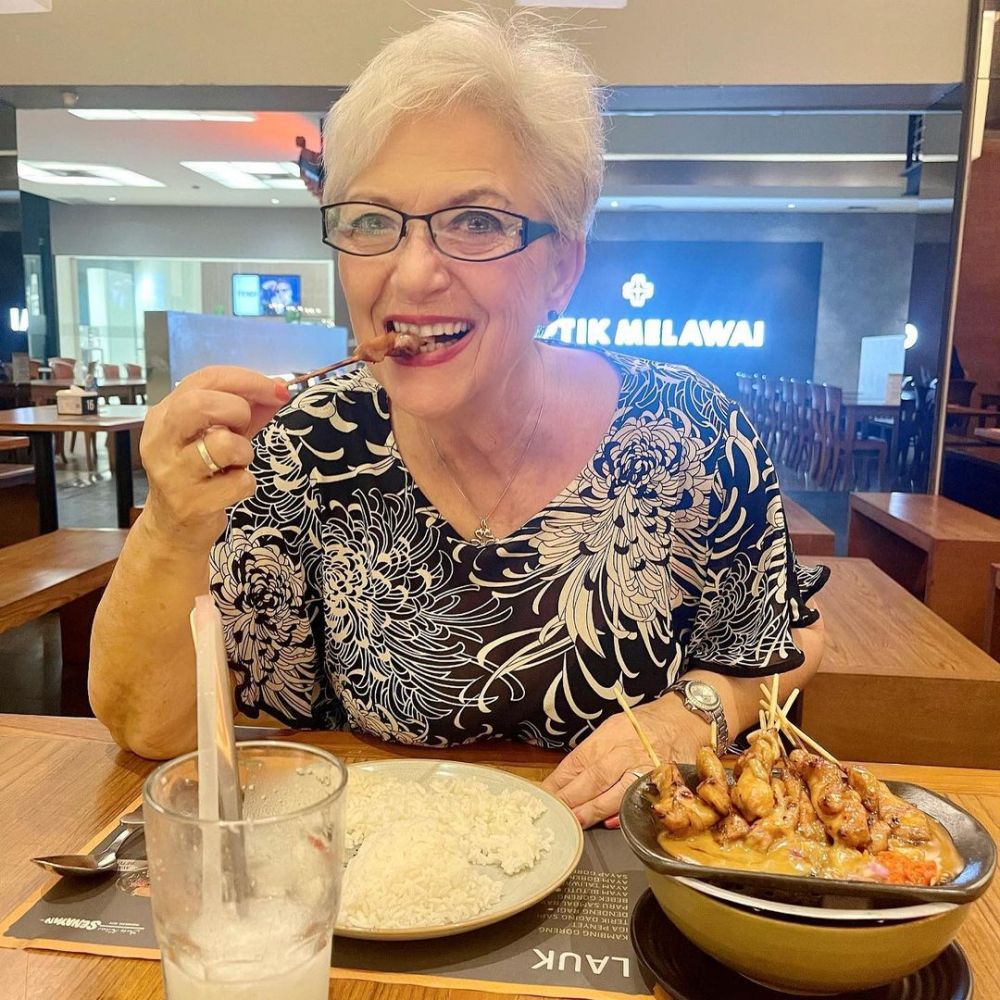 bule mirip katy perry ibu ari wibowo ira wibowo © 2023 brilio.net bule mirip katy perry ibu ari wibowo ira wibowo © 2023 brilio.net