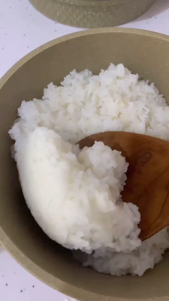 Trik menanak nasi pakai panci mi, tetap pulen dan tak lengket meski tanpa rice cooker