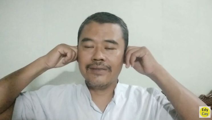 Trik mudah atasi duri ikan tersangkut di tenggorokan tanpa gumpalan nasi maupun bantuan alat apapun