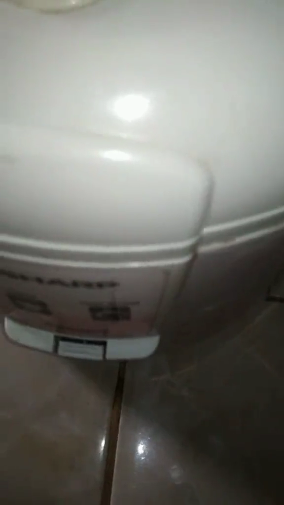 Tanpa ditambah minyak, ini trik menanak nasi agar tidak lengket di dasar panci rice cooker