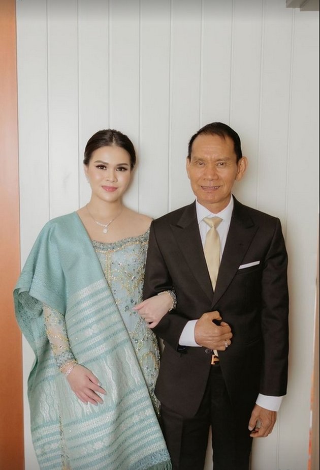 Momen prosesi Martumpol Chen Giovani calon mantu Hotman Paris Instagram