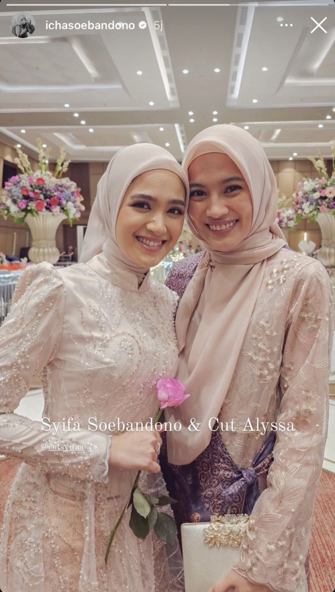Cut Syifa di pernikahan kakak © Instagram Cut Syifa di pernikahan kakak © Instagram