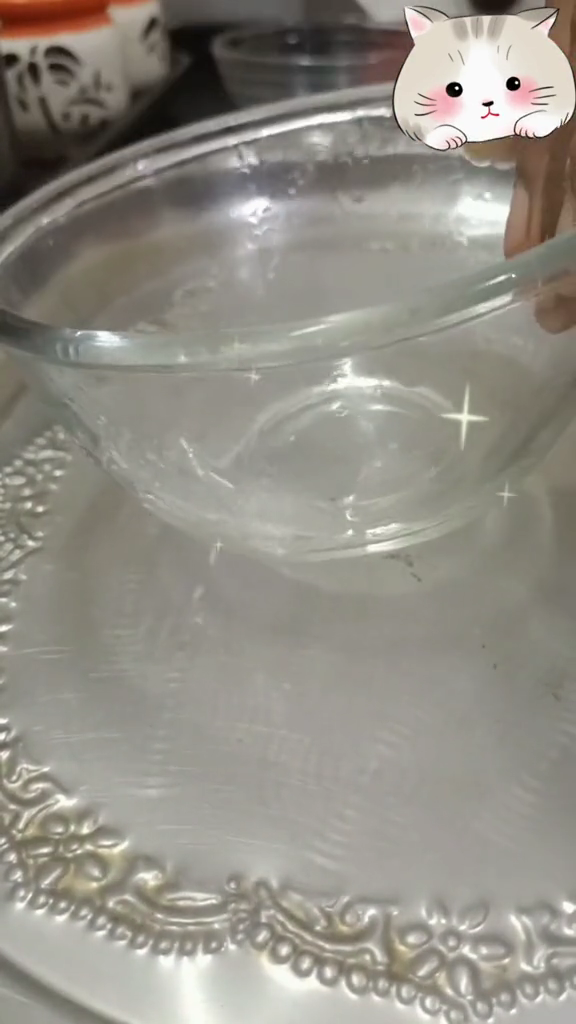 Tanpa sabun, ini cara mudah bersihkan mangkuk kaca kusam cuma pakai 2 bahan sederhana