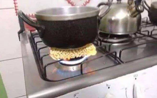 potret terbalik bikin kesal © Berbagai sumber