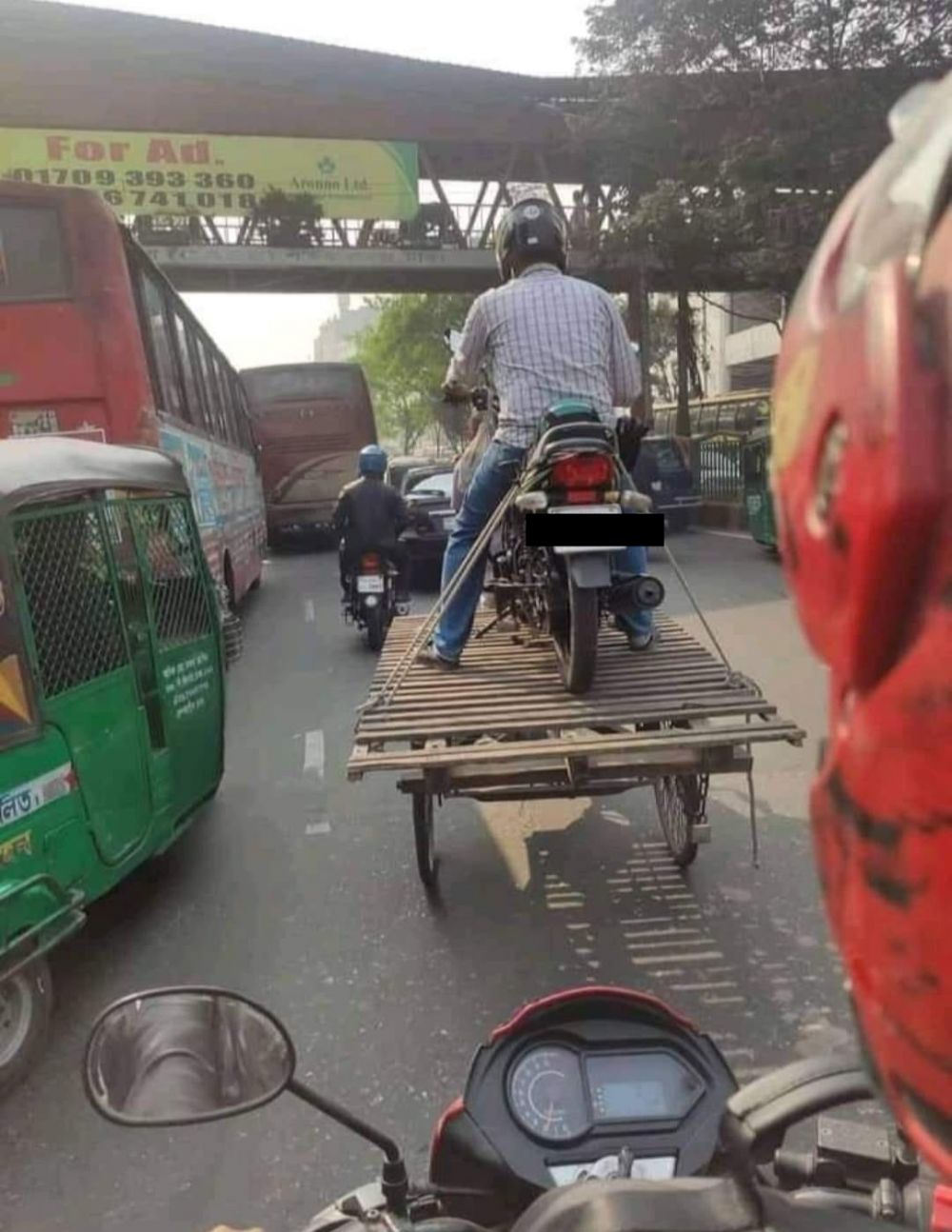 Penampakan kocak pengendara motor di jalanan Berbagai sumber