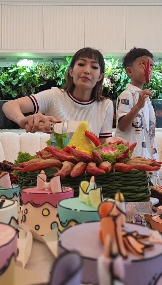 momen ultah ke-39 Ayu Dewi © 2023 brilio.net