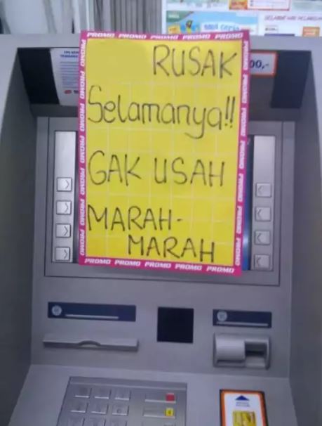 potret kocak tulisan di ATM rusak Berbagai sumber potret kocak tulisan di ATM rusak Berbagai sumber