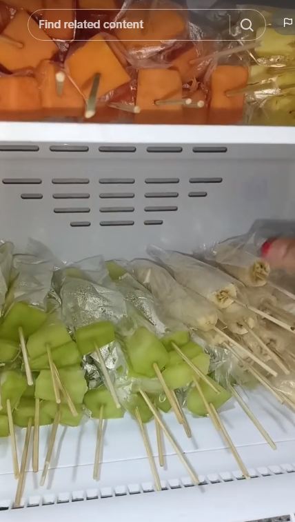 Trik praktis menyimpan es kul-kul di freezer agar mudah diambil cuma pakai 1 alat