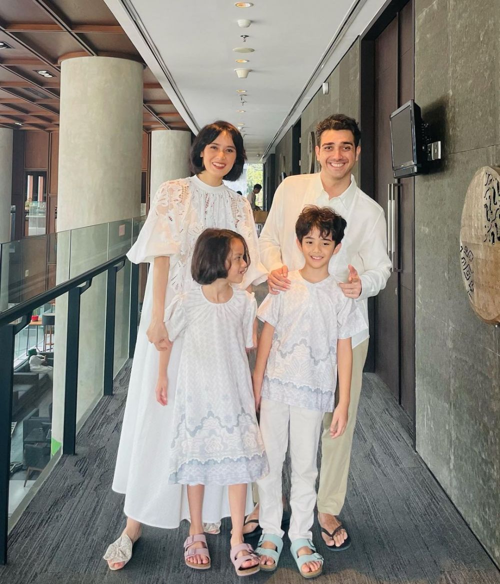 momen Fachri Albar dan Renata Kusmanto dari pacaran dan kini © 2023 brilio.net momen Fachri Albar dan Renata Kusmanto dari pacaran dan kini © 2023 brilio.net