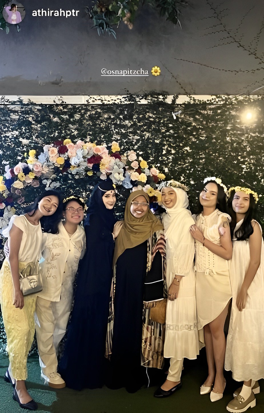 beda gaya seleb di acara after party pernikahan © berbagai sumber