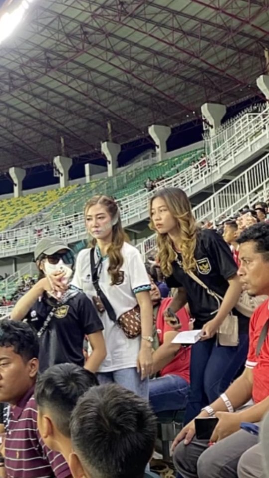 kedekatan fuji dan asnawi mangkualam © berbagai sumber