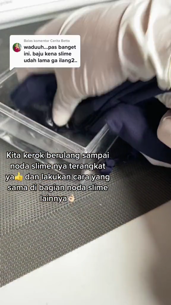 Bukan pakai minyak goreng, ini cara mudah hilangkan noda getah di pakaian dengan 1 bahan dapur