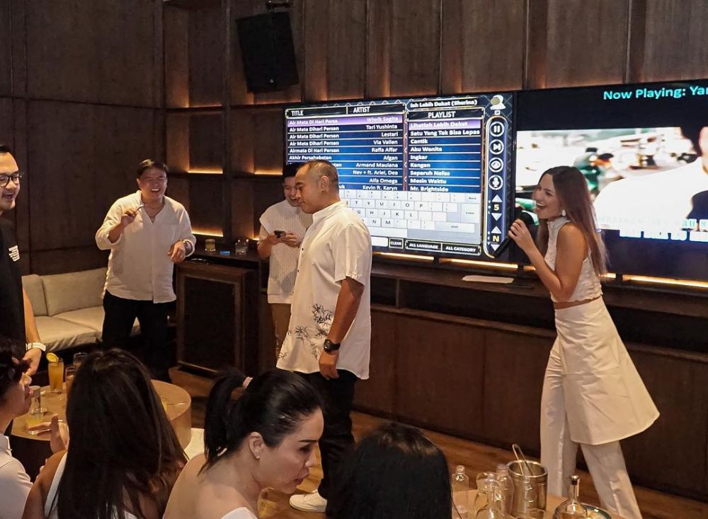 nia ramadhani beri kejutan baby shower asisten di resto mewah © berbagai sumber nia ramadhani beri kejutan baby shower asisten di resto mewah © berbagai sumber