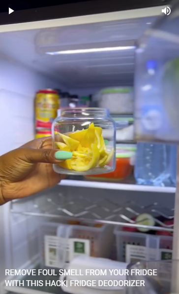 Bermodal 1 ampas dapur, begini cara ampuh menghilangkan bau tak sedap di dalam kulkas