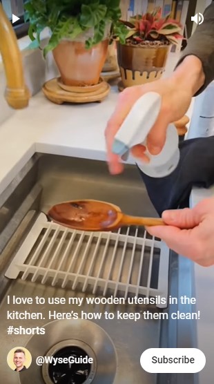 Cara jitu bersihkan spatula kayu biar tak bau dan berjamur, simpel pakai 2 bahan dapur