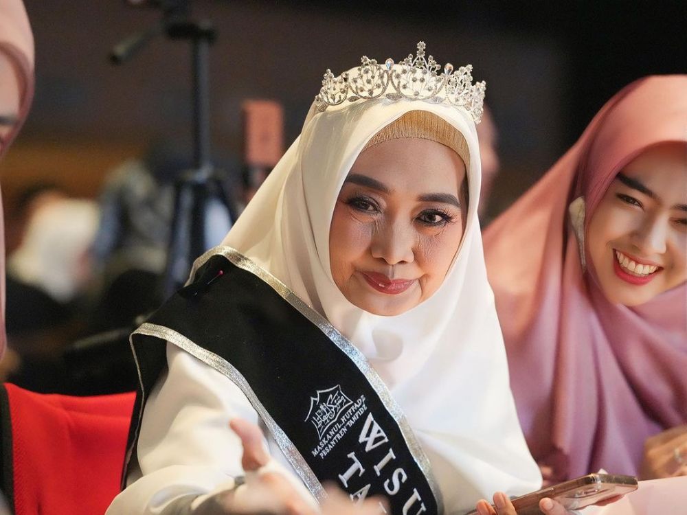 Momen haru ibunda Oki Setiana Dewi hadir di wisuda tahfidz usai koma Instagram Momen haru ibunda Oki Setiana Dewi hadir di wisuda tahfidz usai koma Instagram