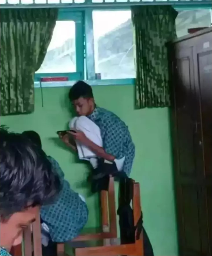 Murid kelewat berani lagi gabut Berbagai sumber