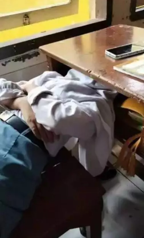 Murid kelewat berani lagi gabut Berbagai sumber