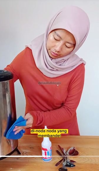 Tanpa sabun cuci piring, ini cara hilangkan kerak di permukaan termos cuma pakai 1 bahan dapur