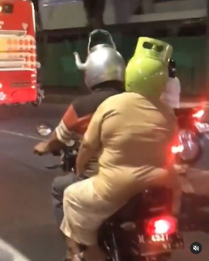 helm kocak pengendara dan penumpang © berbagai sumber
