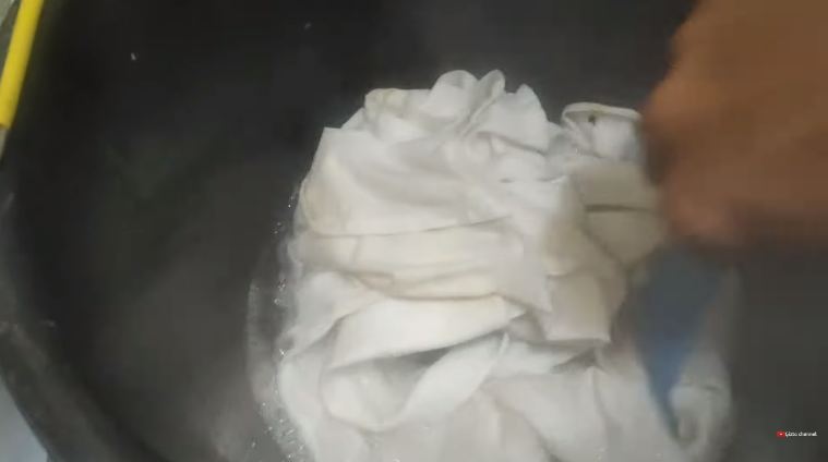 Cara jitu memutihkan pakaian dekil dan menguning pakai 1 bahan dapur, tanpa bahan pemutih