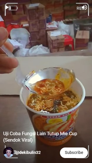 Jarang ada yang tahu, pria ini tunjukkan fungsi lain tutup cup mi instan biar makan lebih mudah