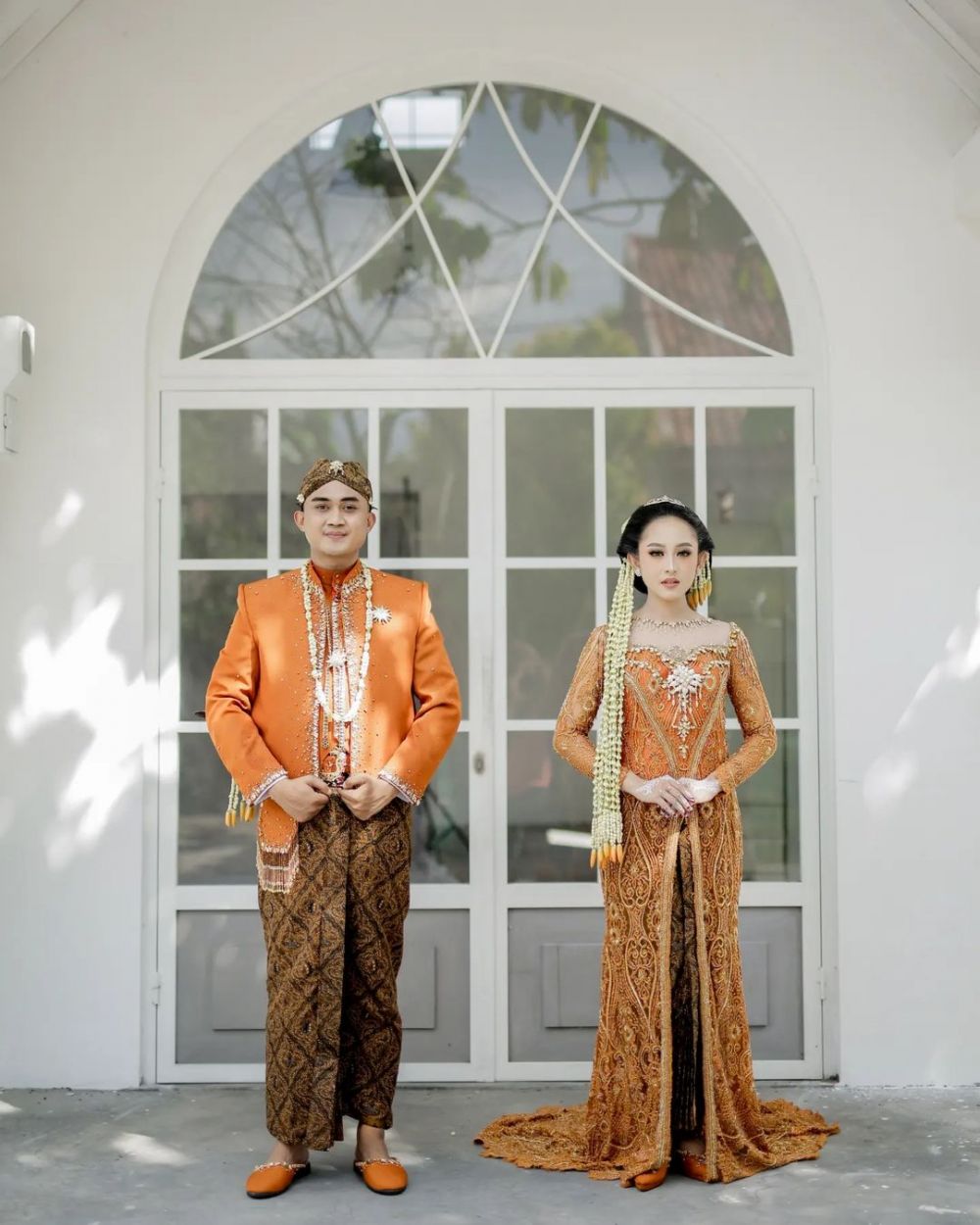 pengantin wanita dirias mempelai pria © 2023 brilio.net