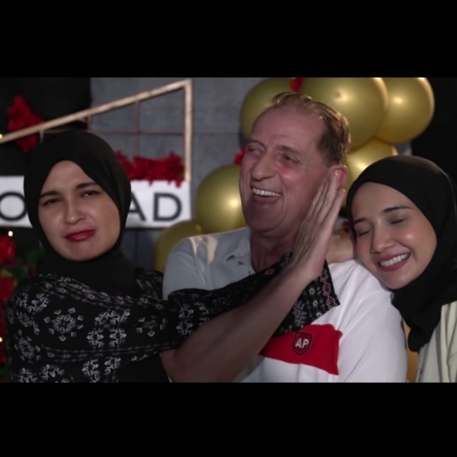 Potret kedekatan 9 seleb cantik dengan ayah sambung © 2023 brilio.net