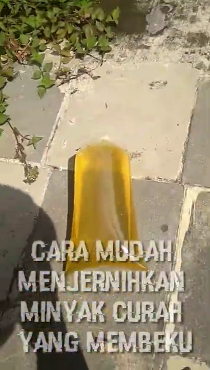 Nggak perlu dipanaskan, ini trik praktis menjernihkan minyak goreng yang mengendap