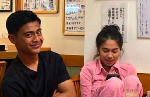 9 Potret bucin Pratama Arhan dan Azizah Salsha usai menikah © 2023 brilio.net 9 Potret bucin Pratama Arhan dan Azizah Salsha usai menikah © 2023 brilio.net