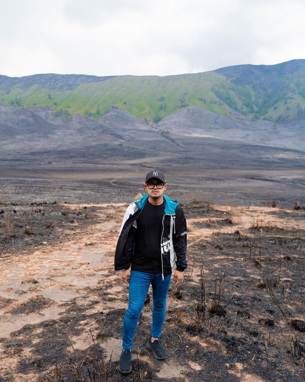potret terkini padang savana Bromo usai terbakar terkena flare Berbagai sumber