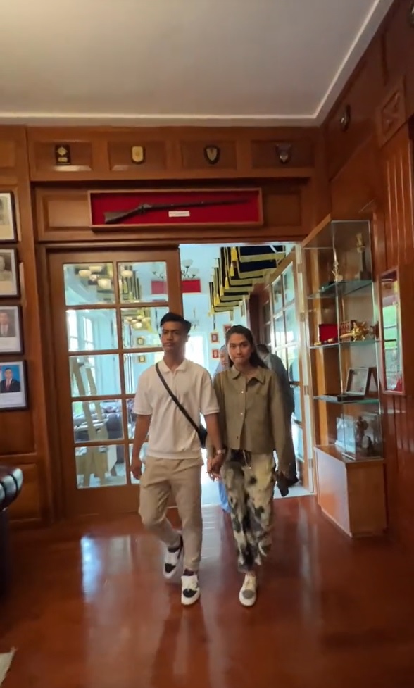 momen arhan dan aziah ke kantor prabowo © berbagai sumber