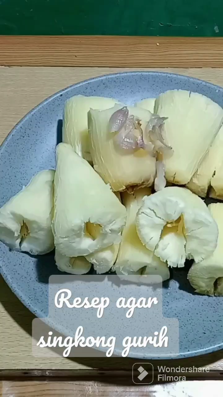 Bukan direbus, ini cara masak singkong agar hasilnya gurih, mekar, dan kesat cuma pakai 3 bahan dapur