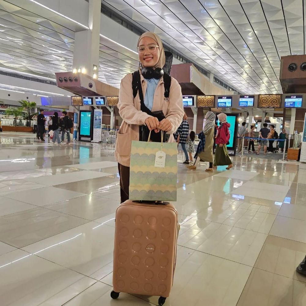  momen ridwan kamil melepas anak bungsunya kuliah ke inggris © berbagai sumber